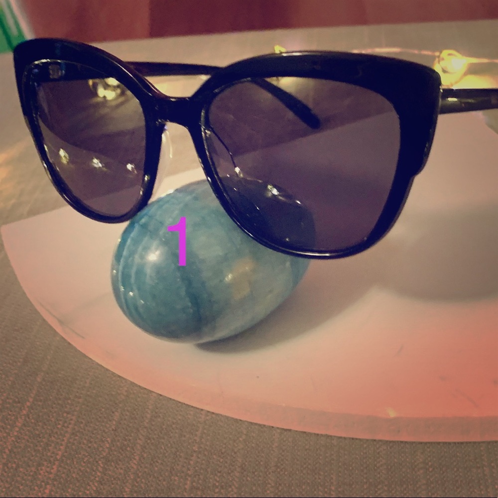 NW! Women's Fun Fashion Black Cat Eye Sunglasses.